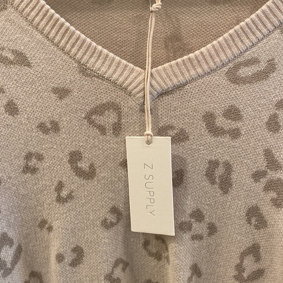 Cassie Animal Sweater - Picture 2 of 2